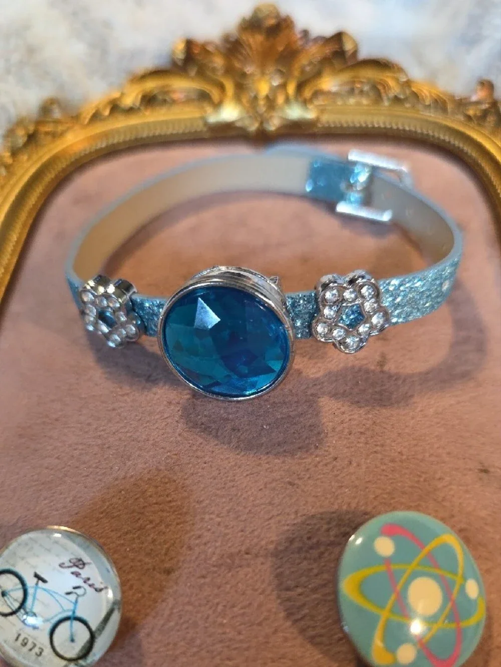 Retro Snap Button Jewelry Set – Blue Glitter Bracelet + 3 Charms!